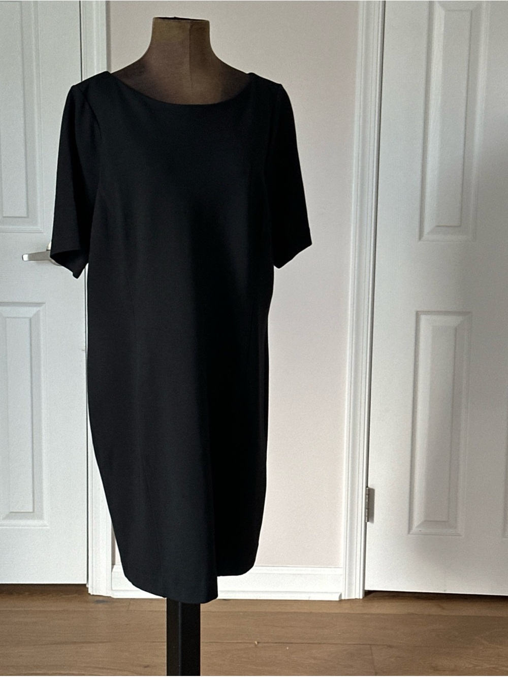 New with tag Spanx  Classic Black Shift Dress - Women. Size 2X